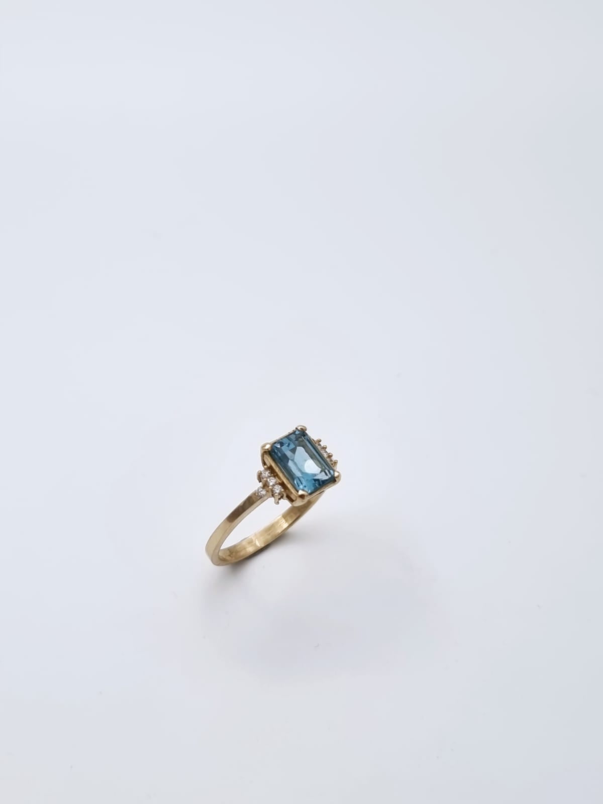 14K Gold Ring Set with London Topaz and Diamonds