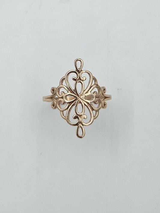 14K gold ring adorned with filigree