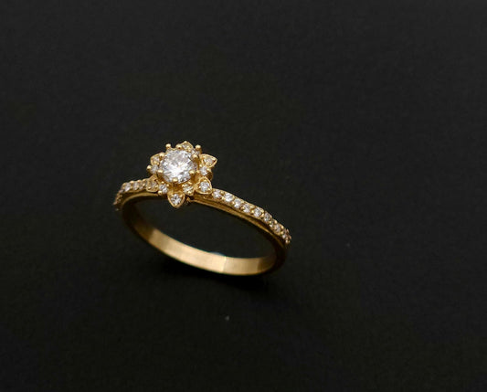 טבעת זהב 14 קראט ויהלומים לבנים בסגנון עתיק