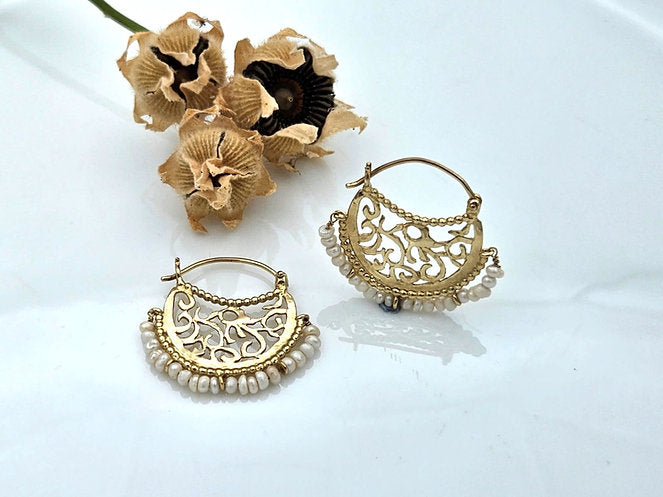 14K Gold Fan Earrings Woven with Pearl