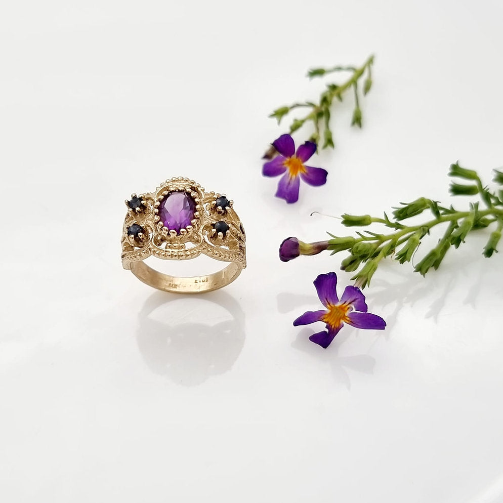 14K Gold Ring Set with Amethyst and Sapphires
