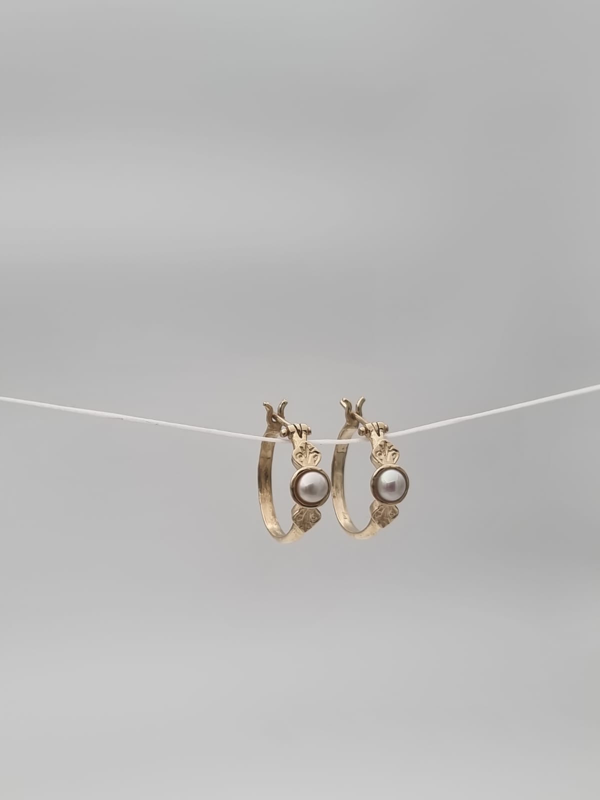 14K Gold Antique-Style Hoop Earrings with Pearl