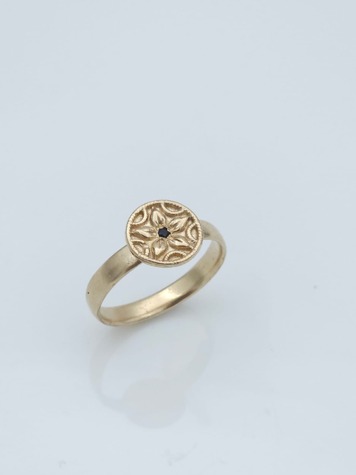 14K Gold Antique-Style Flower Ring, Set with a Black Diamond in a Matte Finish