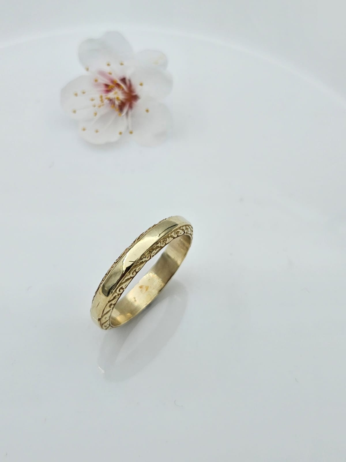 Antique style 14 karat gold ring