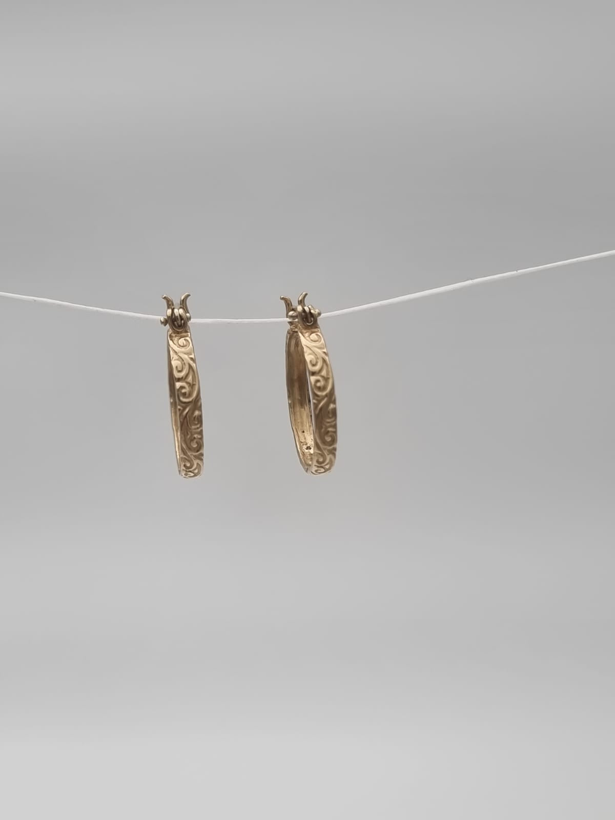 14K Gold Moroccan-Style Hoop Earrings