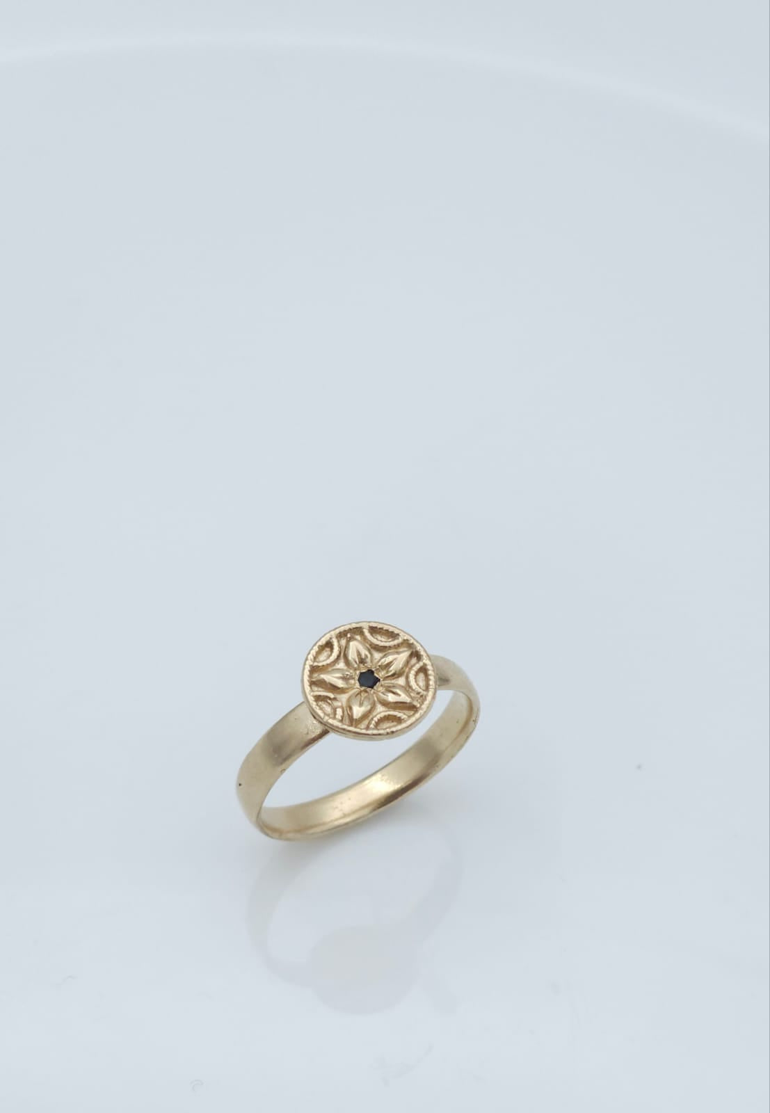 14K Gold Antique-Style Flower Ring, Set with a Black Diamond in a Matte Finish