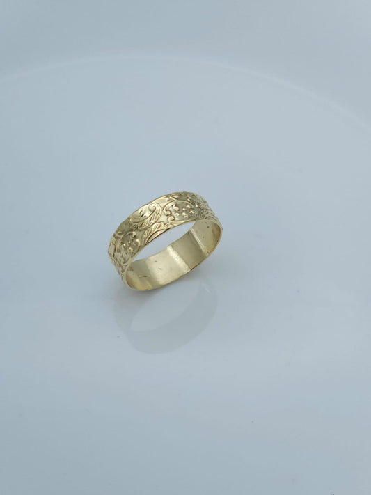 14K Gold Decorative Wedding Ring