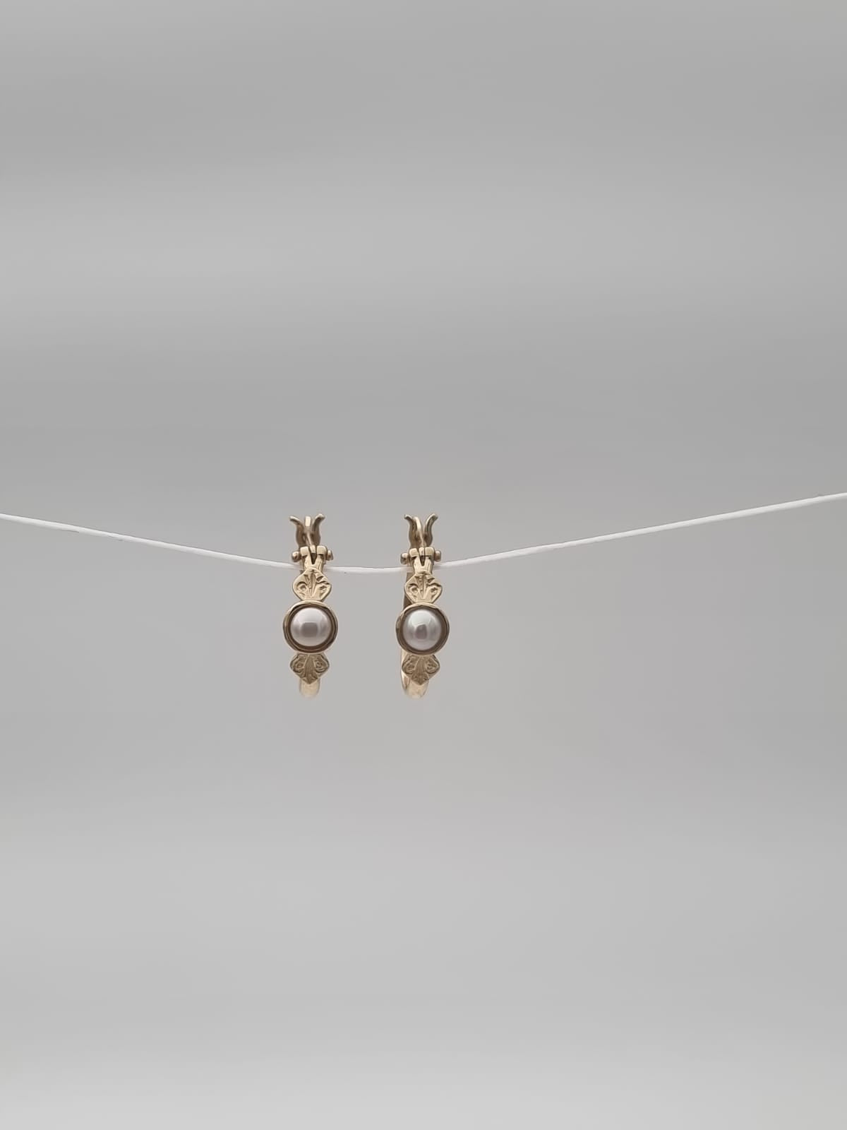 14K Gold Antique-Style Hoop Earrings with Pearl