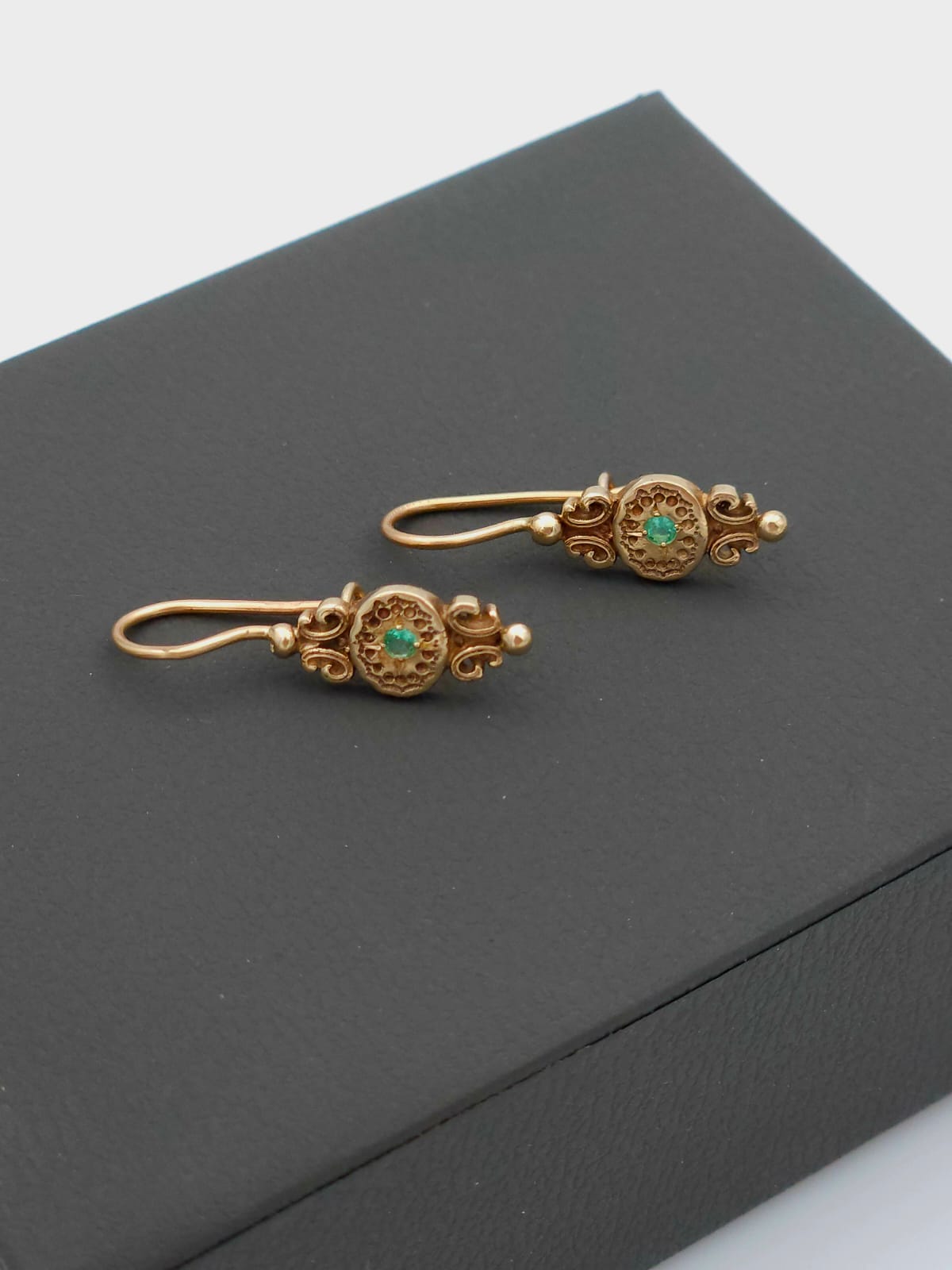 14K Gold Antique-Style Earrings Set with Green Emerald