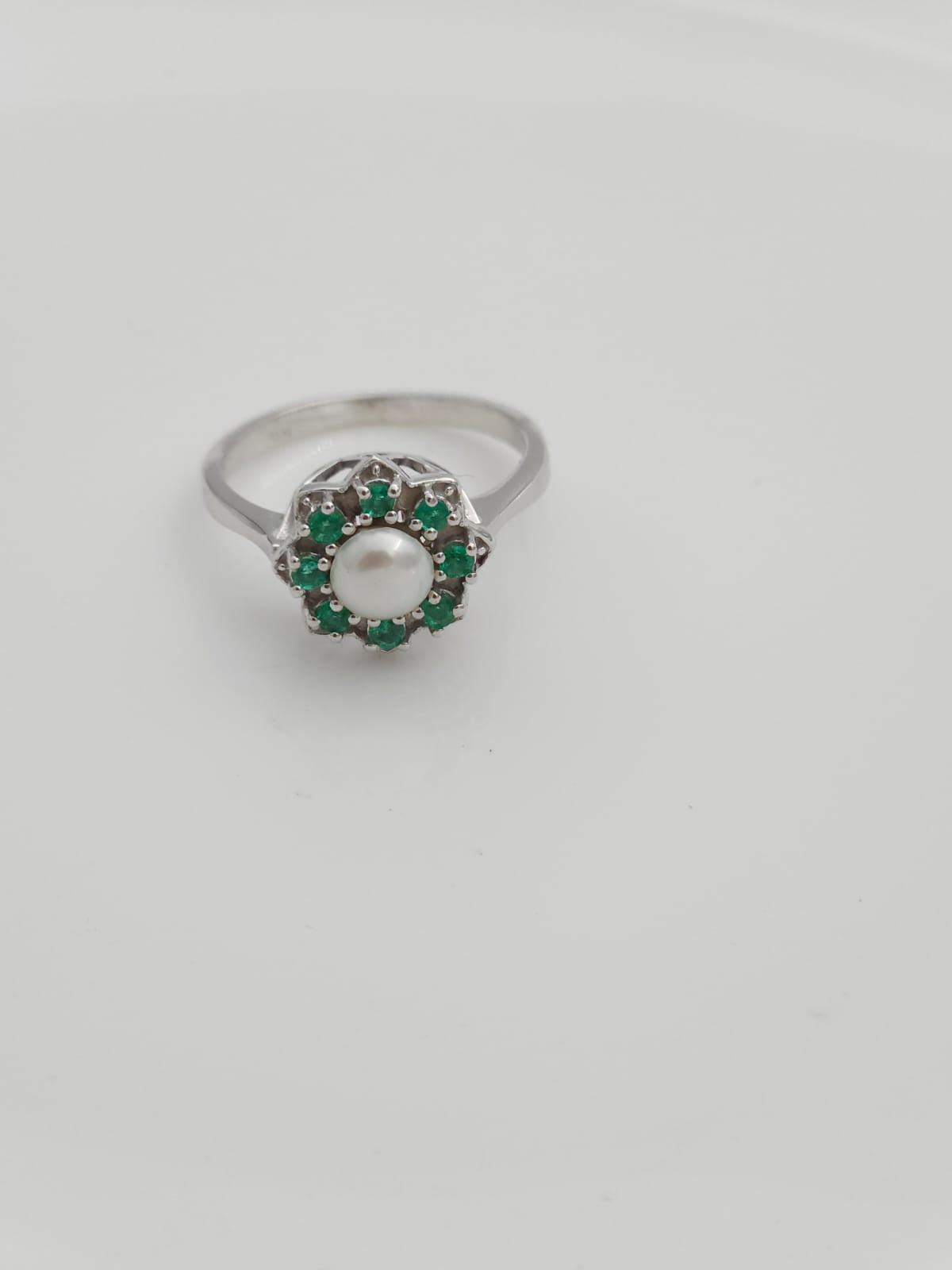 14K Gold Vintage-Style Ring Set with a Natural Pearl and Emerald Stones