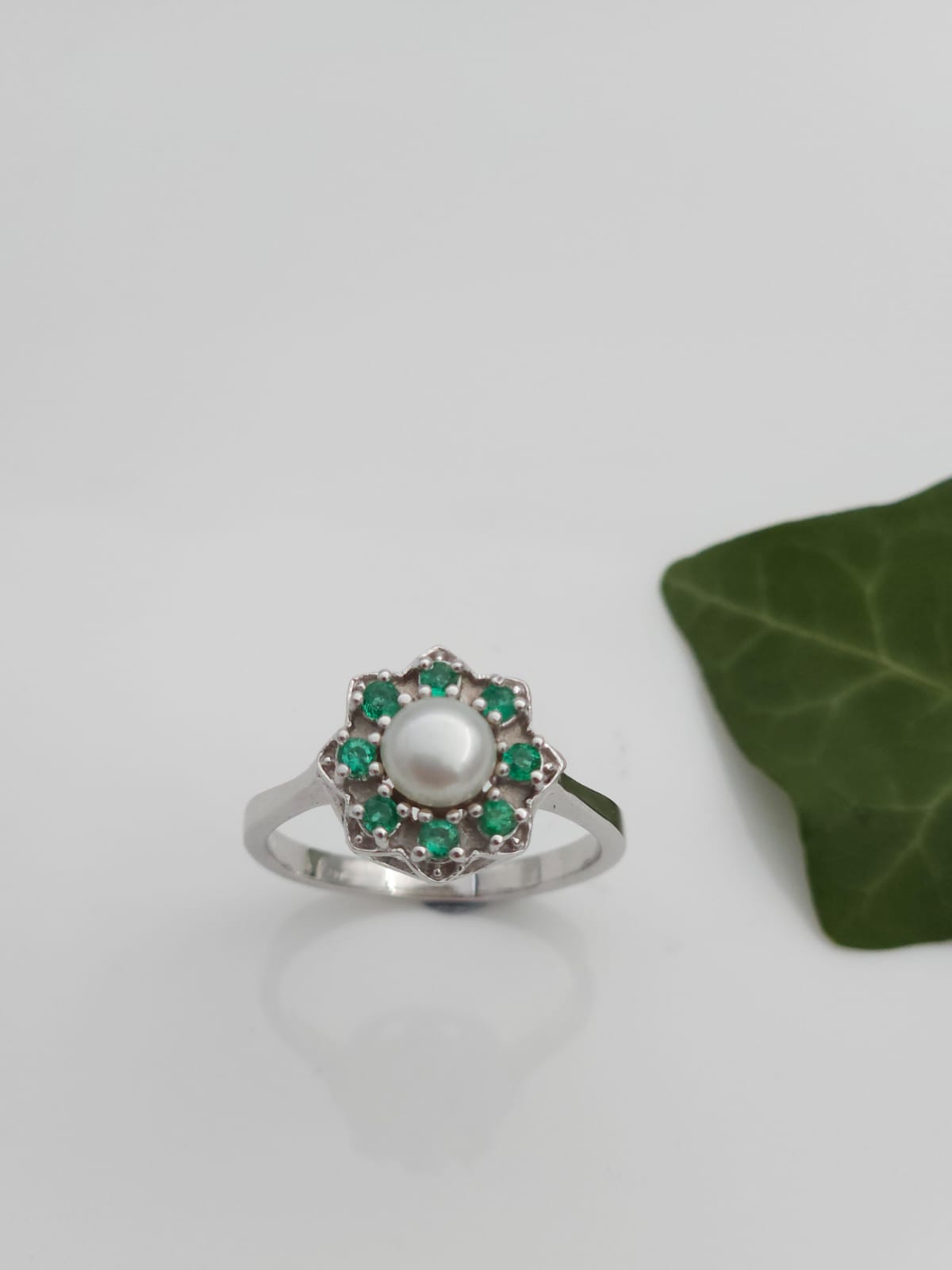 14K Gold Vintage-Style Ring Set with a Natural Pearl and Emerald Stones