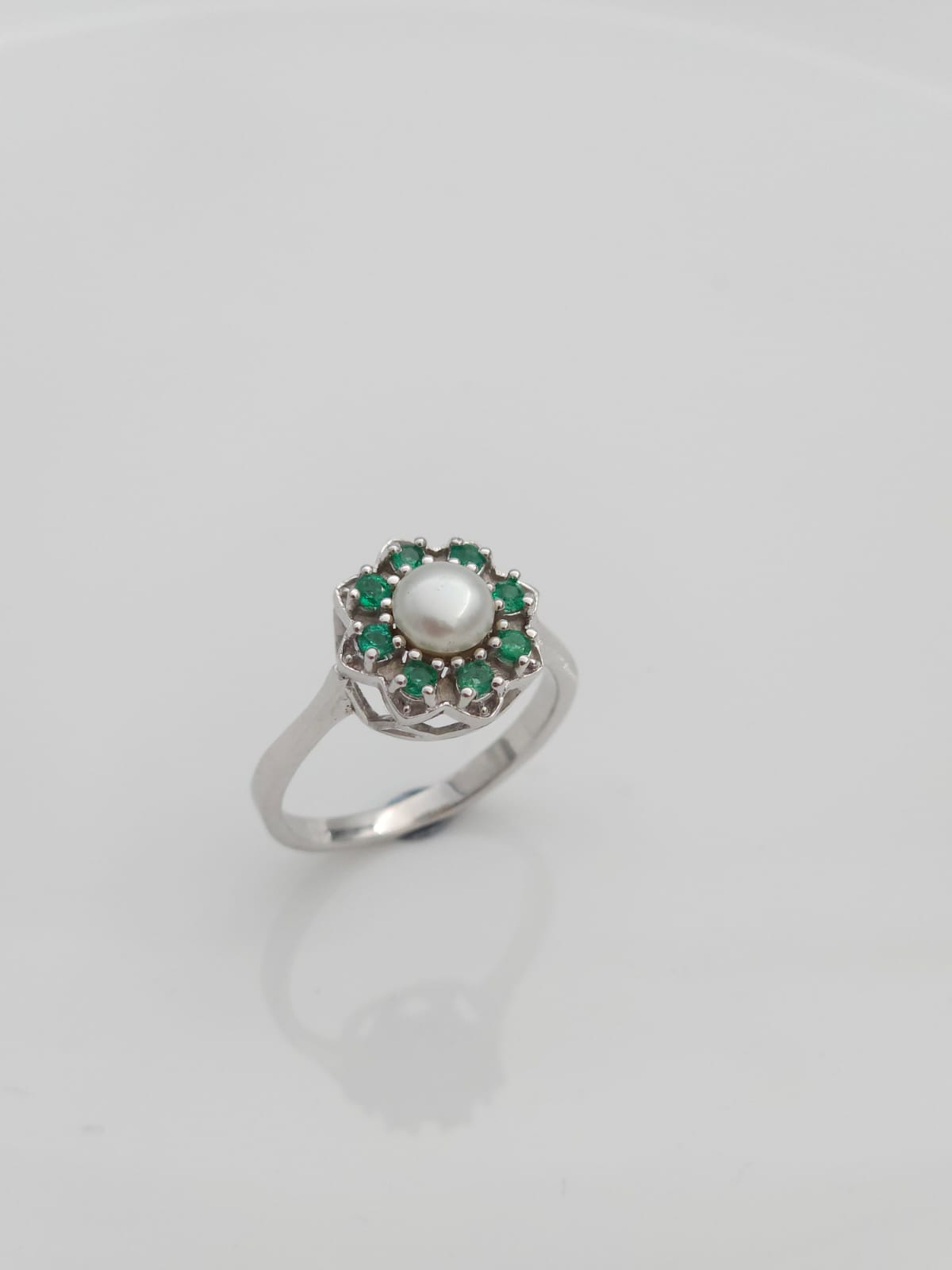14K Gold Vintage-Style Ring Set with a Natural Pearl and Emerald Stones