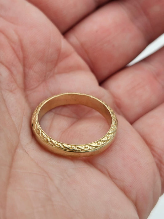 Antique style 14 karat gold ring
