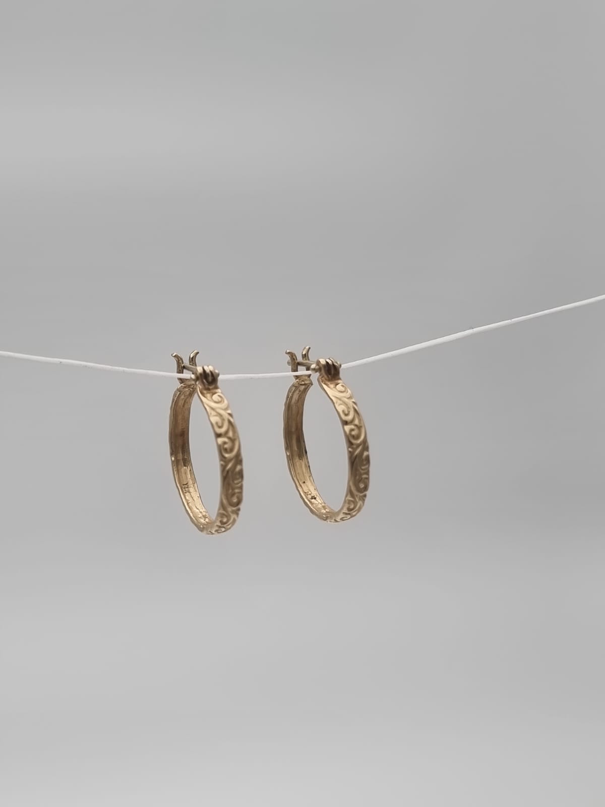 14K Gold Moroccan-Style Hoop Earrings