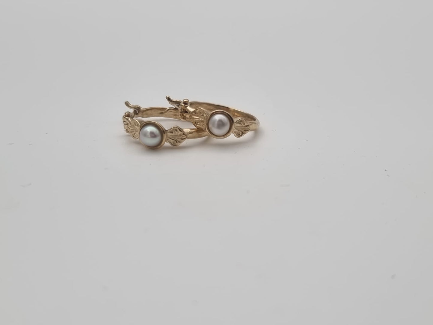 14K Gold Antique-Style Hoop Earrings with Pearl