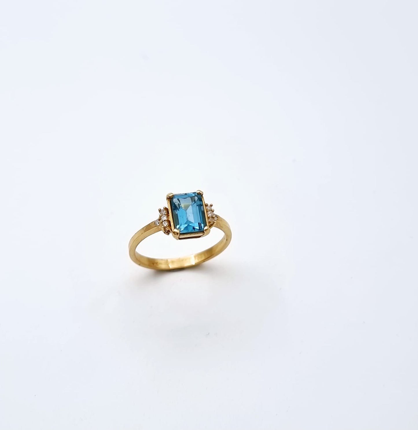 14K Gold Ring Set with London Topaz and Diamonds