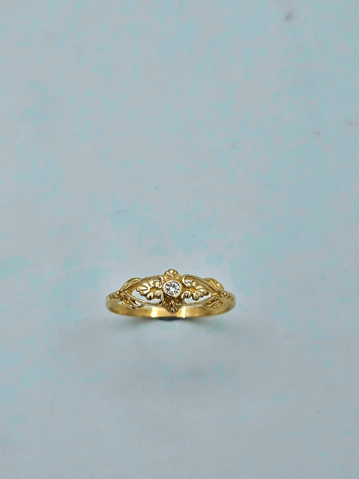 14K Gold Ring with Leaf Details and Diamond