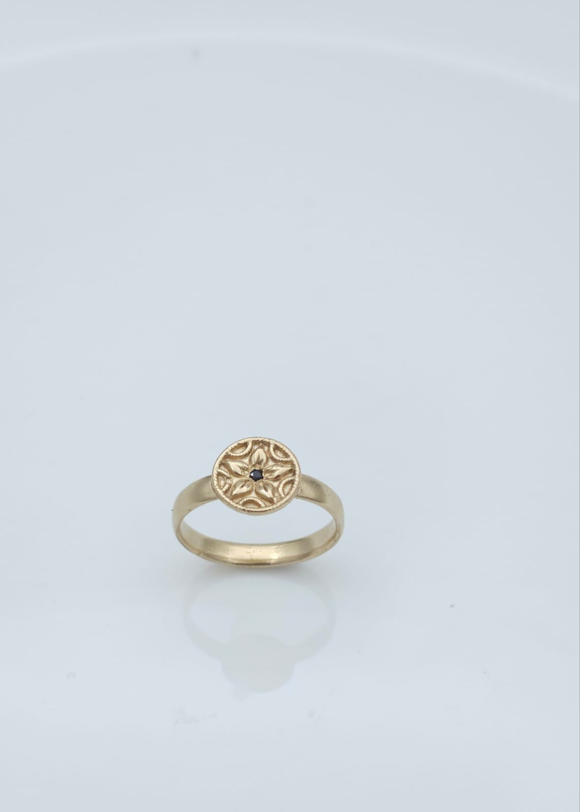 14K Gold Antique-Style Flower Ring, Set with a Black Diamond in a Matte Finish