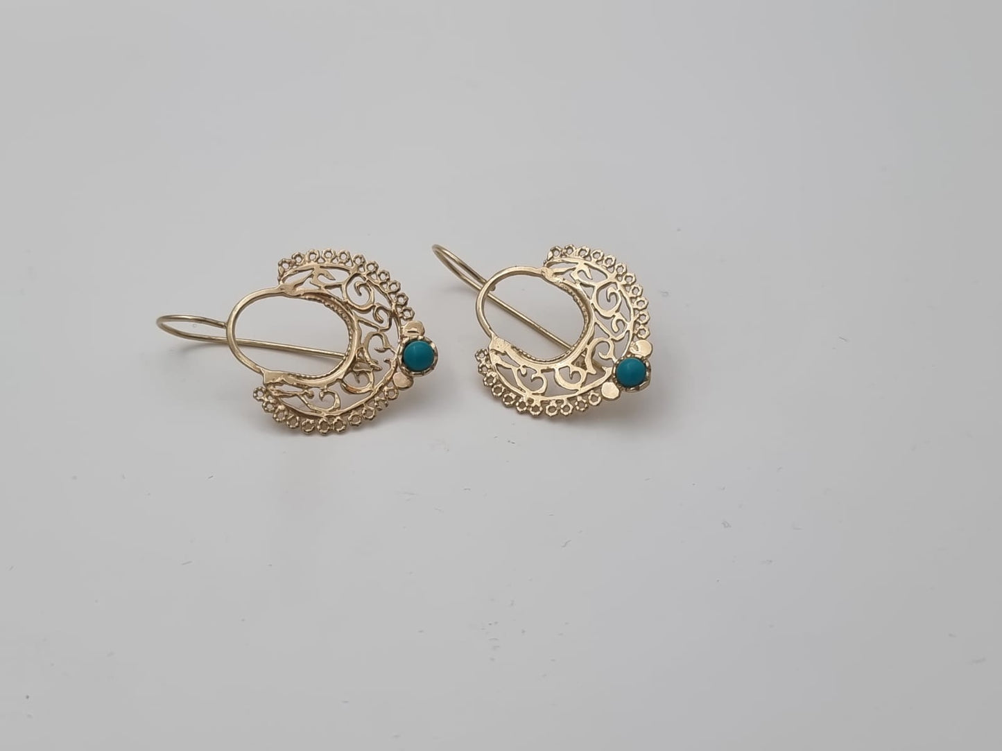 14K Gold Fan Lace Earrings Set with Turquoise Stone