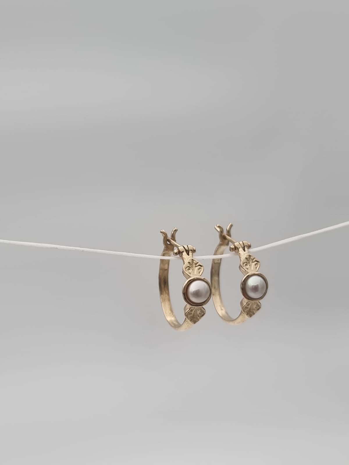 14K Gold Antique-Style Hoop Earrings with Pearl