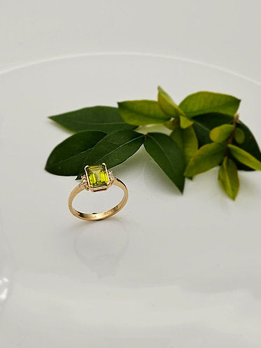 14K Gold Ring Set with Peridot and Diamonds
