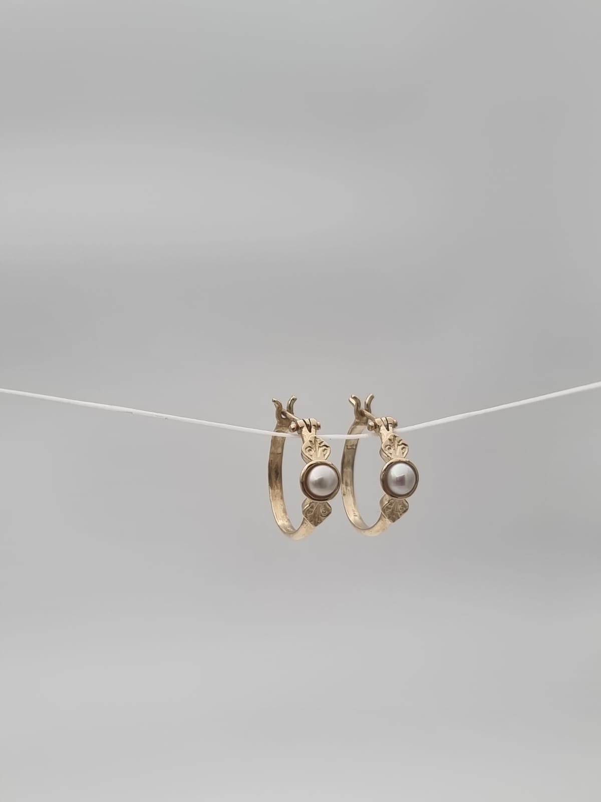 14K Gold Antique-Style Hoop Earrings with Pearl