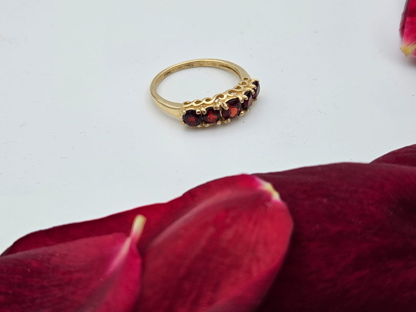 14K Gold Decorative Ring Set with Garnet Stones