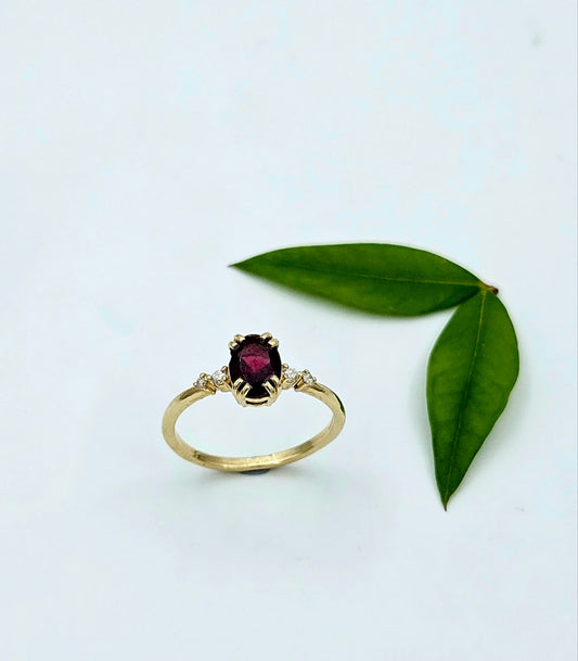14K Gold Ring with Garnet and Diamonds