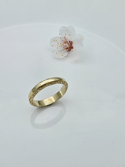 Antique style 14 karat gold ring