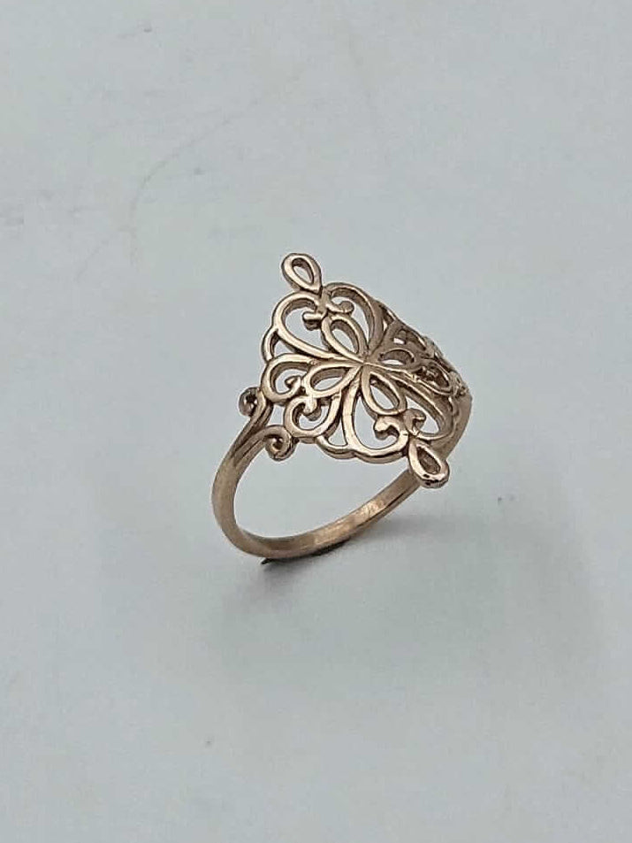 14K gold ring adorned with filigree