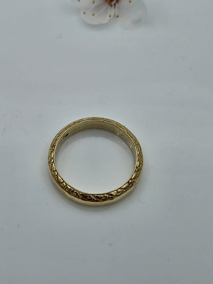 Antique style 14 karat gold ring