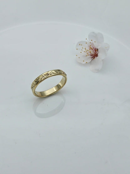 14K Gold Decorated Ring