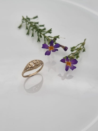 Delicate 14K Gold Lace Ring